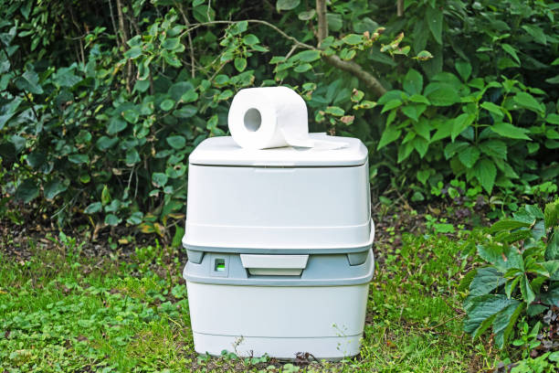Best Portable bathroom rental  in Chanute, KS